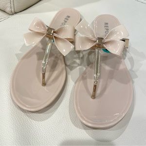 Report Women’s Kikki Jelly Bow Sandals Size 8